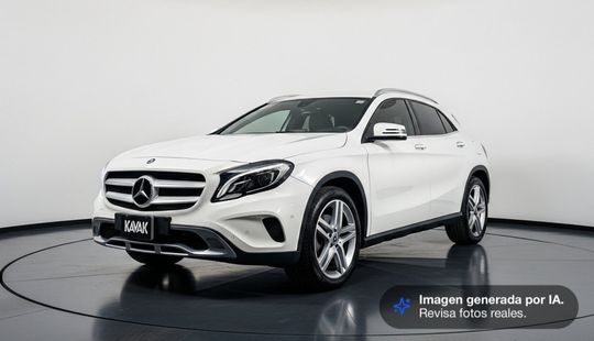 Mercedes Benz • Clase GLA