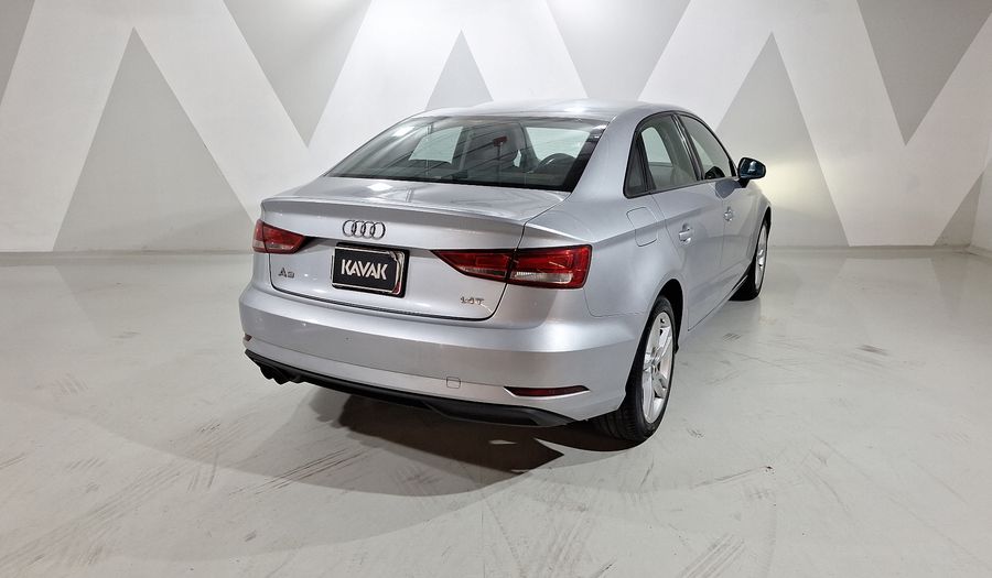 Audi A3 1.4 TFSI DYNAMIC Sedan 2017