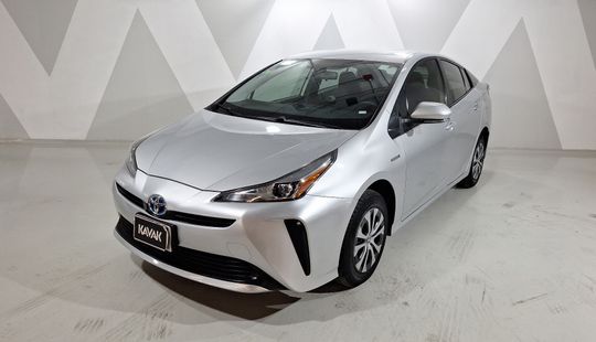 Toyota • Prius