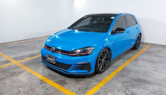 Volkswagen • Golf