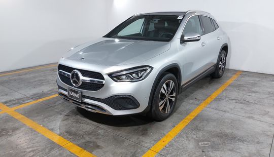 2023 • 23,824 km • Automático