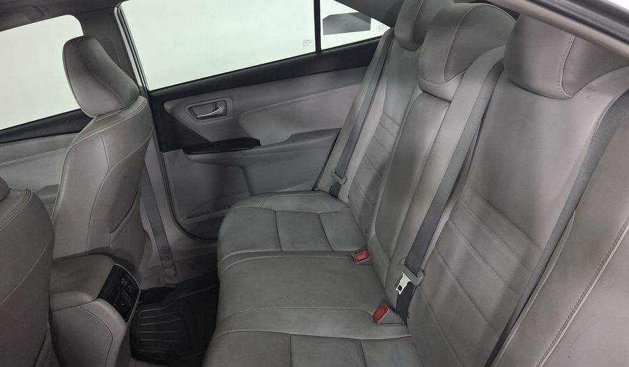 Toyota Camry 2.5 XLE L4 6AT Sedan 2015