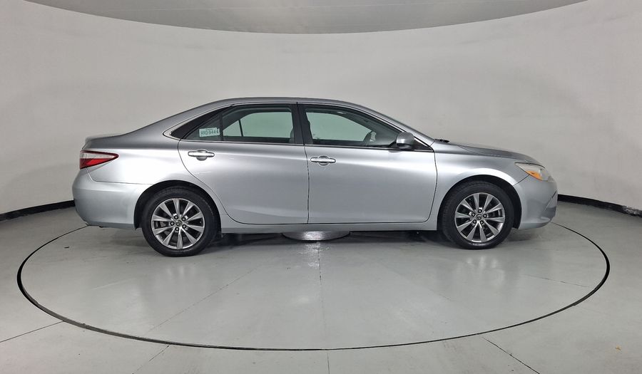 Toyota Camry 2.5 XLE L4 6AT Sedan 2015