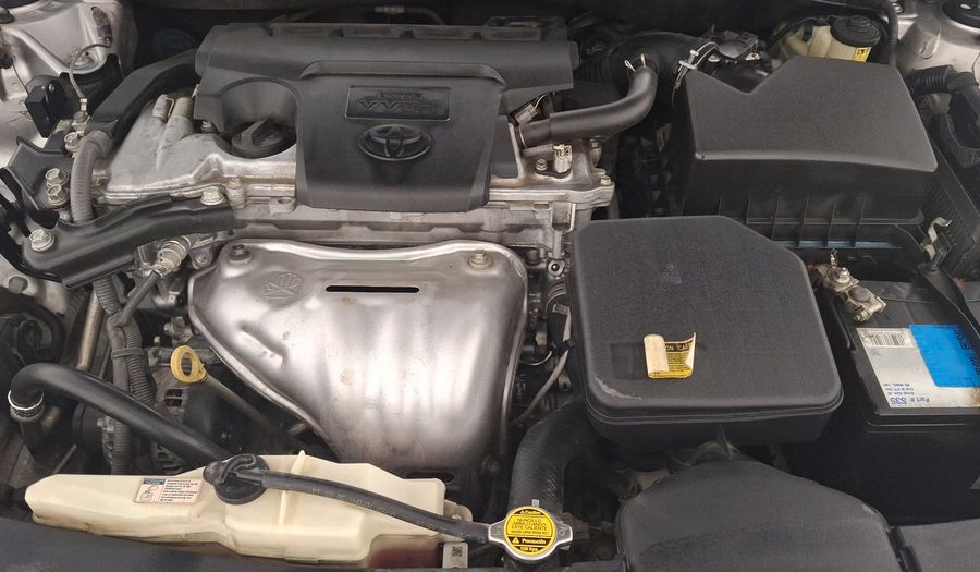 Toyota Camry 2.5 XLE L4 6AT Sedan 2015