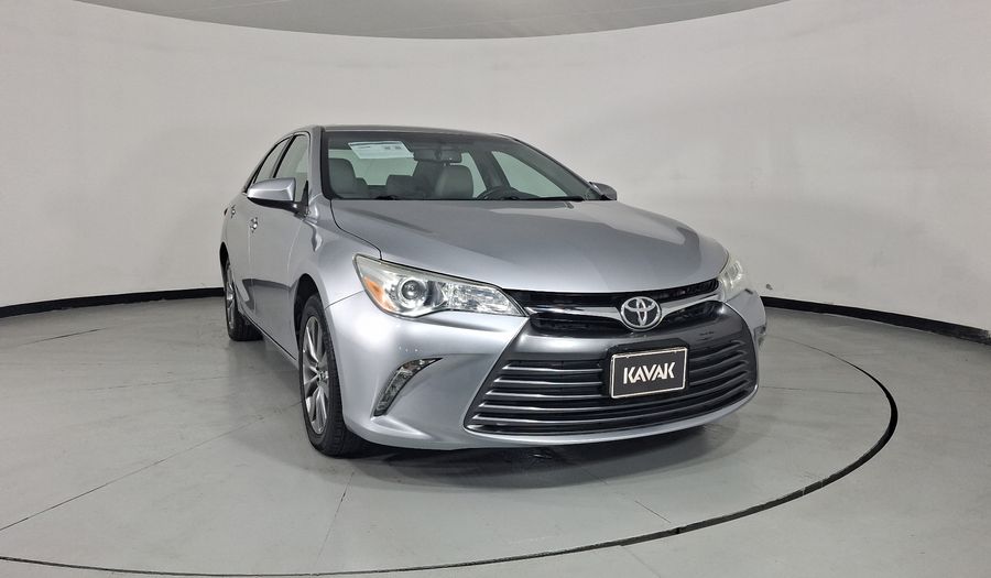 Toyota Camry 2.5 XLE L4 6AT Sedan 2015