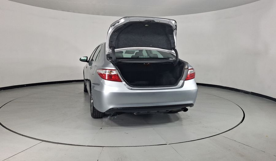 Toyota Camry 2.5 XLE L4 6AT Sedan 2015