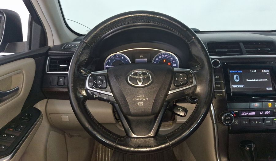 Toyota Camry 2.5 XLE L4 6AT Sedan 2015