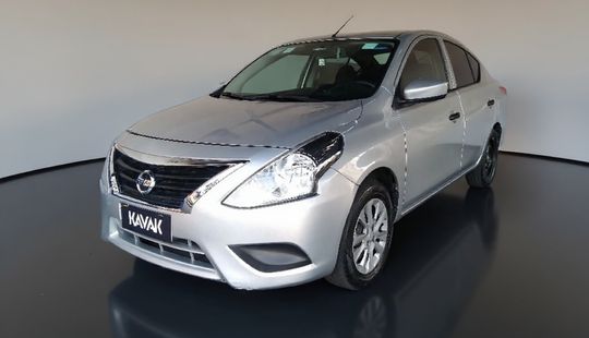 Nissan • Versa