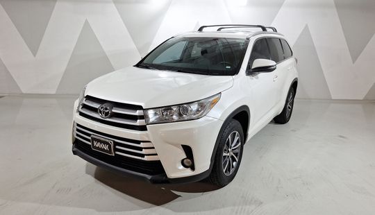 Toyota • Highlander