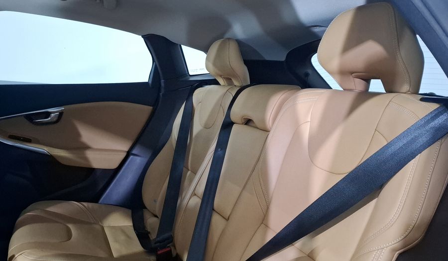 Volvo V40 2.0 INSPIRATION T5 AWD AUTO Hatchback 2017