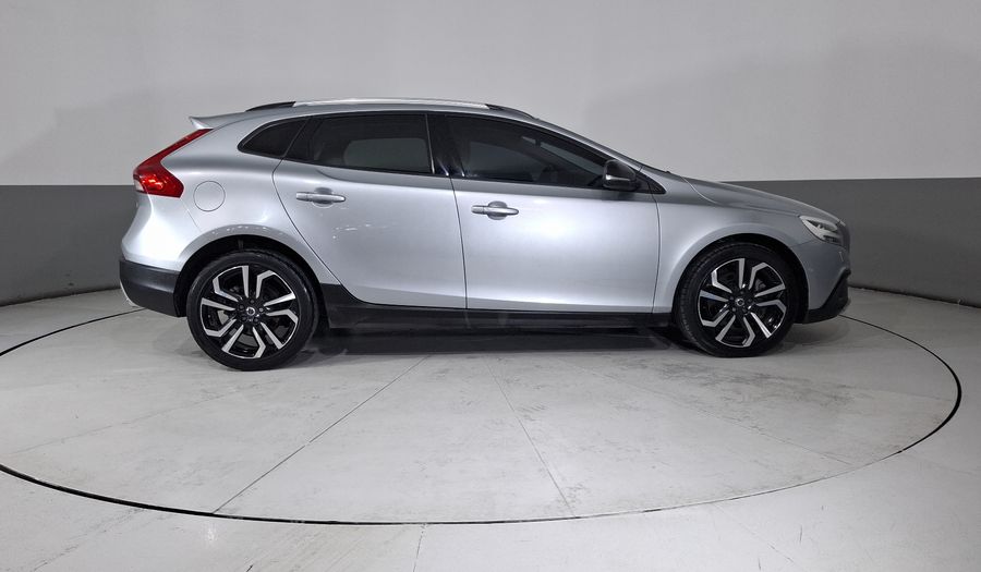Volvo V40 2.0 INSPIRATION T5 AWD AUTO Hatchback 2017