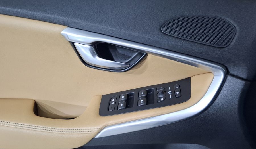 Volvo V40 2.0 INSPIRATION T5 AWD AUTO Hatchback 2017