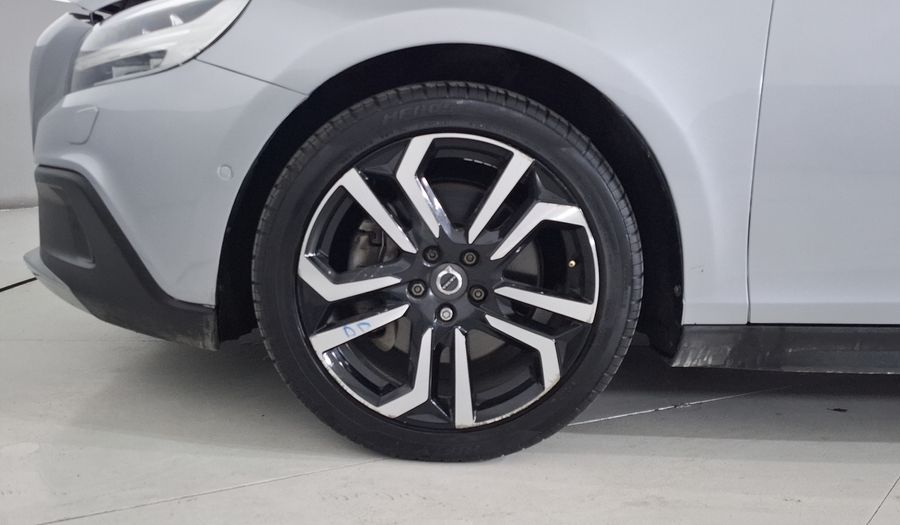 Volvo V40 2.0 INSPIRATION T5 AWD AUTO Hatchback 2017