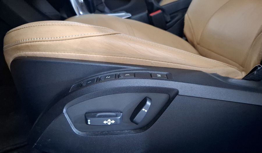 Volvo V40 2.0 INSPIRATION T5 AWD AUTO Hatchback 2017