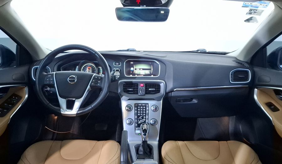 Volvo V40 2.0 INSPIRATION T5 AWD AUTO Hatchback 2017