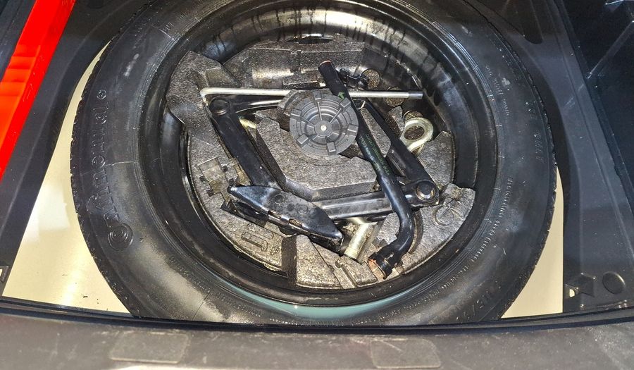 Volvo V40 2.0 INSPIRATION T5 AWD AUTO Hatchback 2017