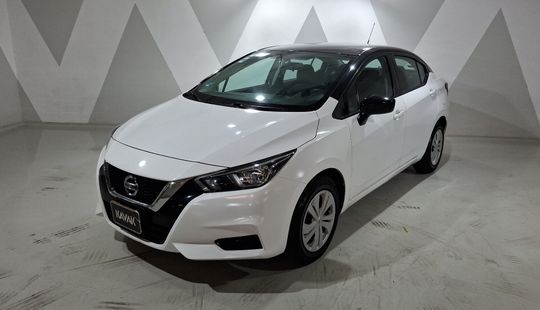 Nissan • Versa