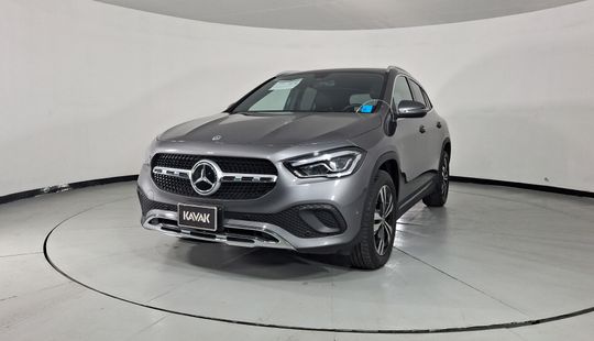 Mercedes Benz • Clase GLA