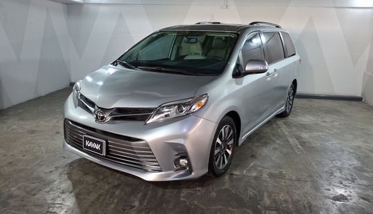 Toyota • Sienna