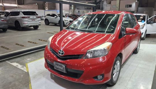 Toyota • Yaris