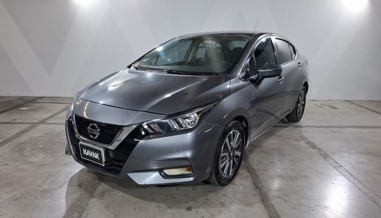 Nissan • Versa