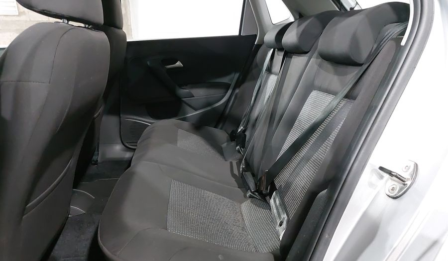 Volkswagen Polo 1.6 STARTLINE AUTO Hatchback 2020