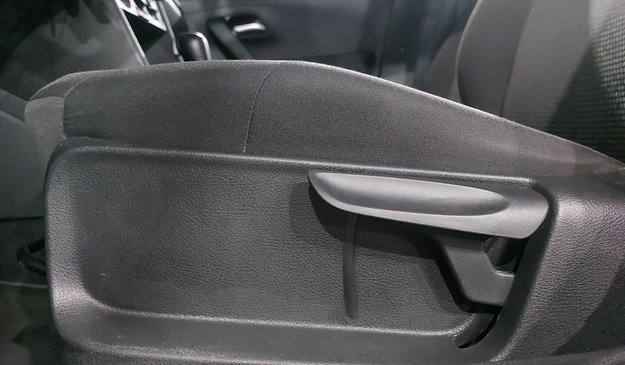 Volkswagen Polo 1.6 STARTLINE AUTO Hatchback 2020