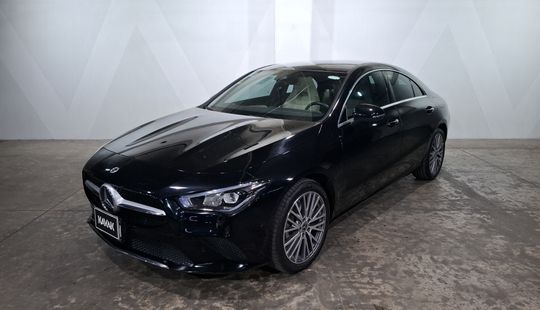 Mercedes Benz • Clase CLA