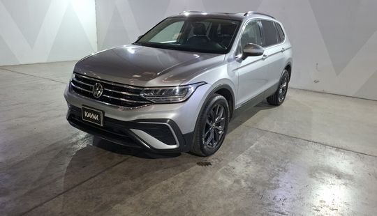 Volkswagen • Tiguan