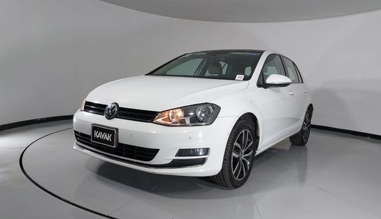 Volkswagen • Golf