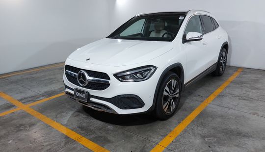 Mercedes Benz • Clase GLA