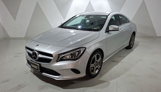 Mercedes Benz • Clase CLA