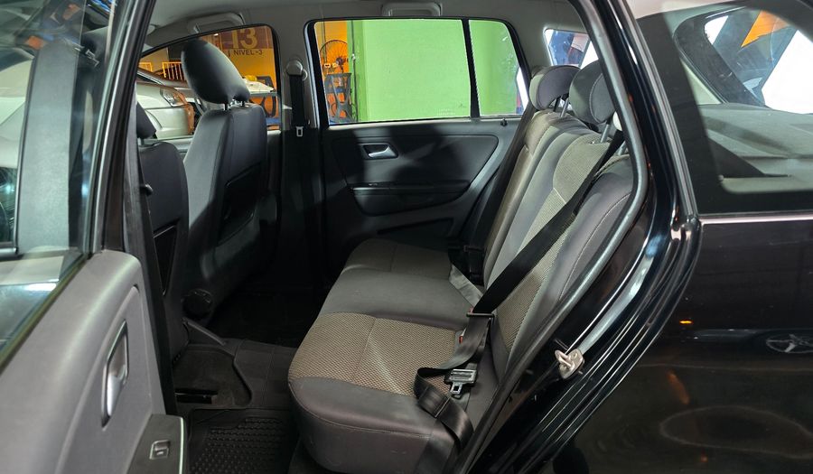 Volkswagen Suran 1.6 COMFORTLINE MT Minivan 2010