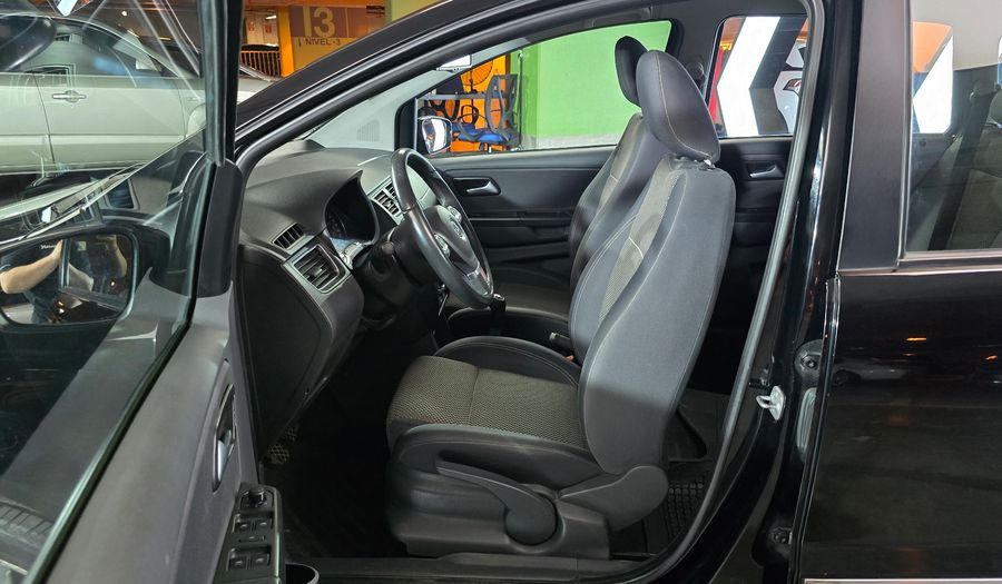 Volkswagen Suran 1.6 COMFORTLINE MT Minivan 2010