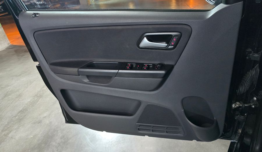 Volkswagen Suran 1.6 COMFORTLINE MT Minivan 2010
