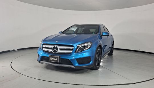 Mercedes Benz • Clase GLA