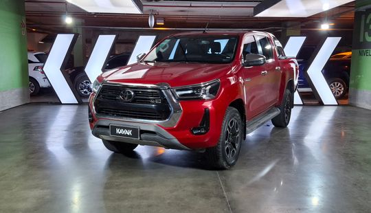 Toyota • Hilux