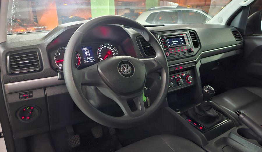 Volkswagen Amarok 2.0 TDI 140CV TRENDLINE 4X2 Pickup 2023