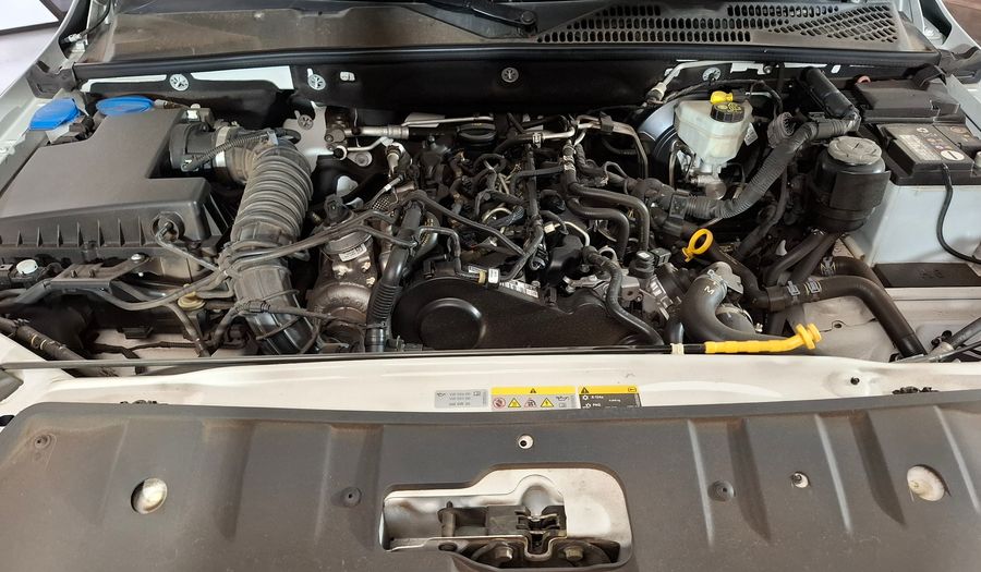 Volkswagen Amarok 2.0 TDI 140CV TRENDLINE 4X2 Pickup 2023