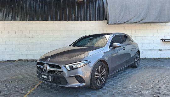 Mercedes Benz • Clase A