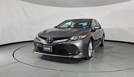 Toyota • Camry