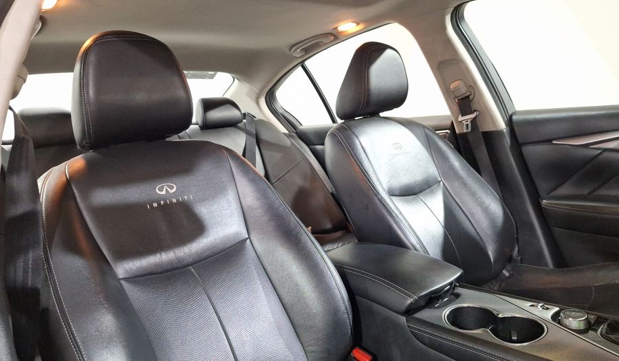 Infiniti Q50 3.7 SEDUCTION AT Sedan 2015