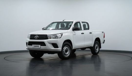 Toyota • Hilux