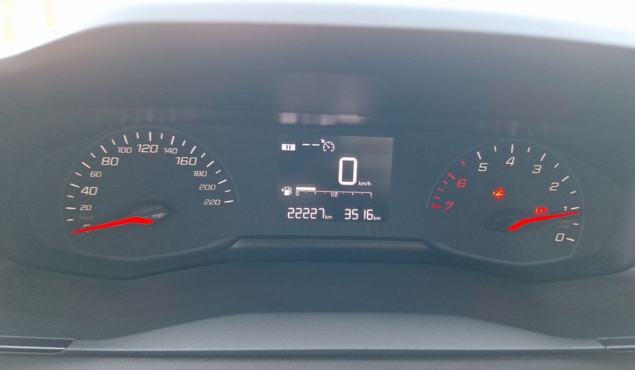 Peugeot 208 1.2 PURETECH 75 HP STYLE Hatchback 2024