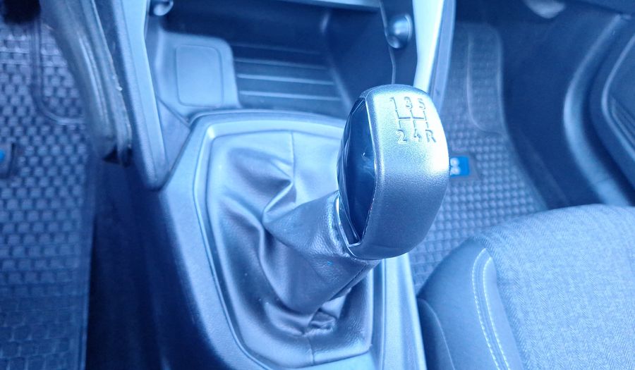 Peugeot 208 1.2 PURETECH 75 HP STYLE Hatchback 2024