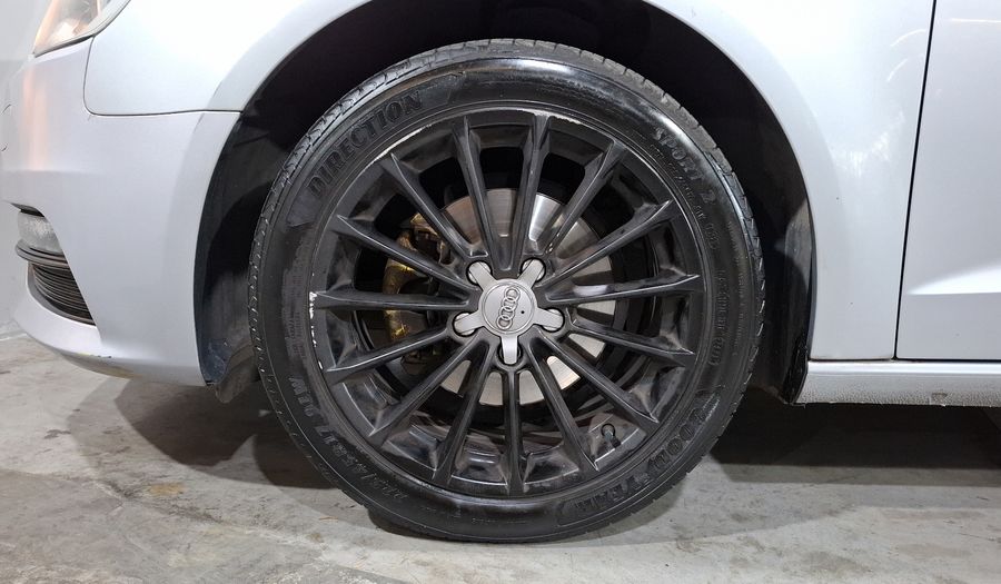 Audi A3 1.4 TFSI AMBIENTE MT Hatchback 2015