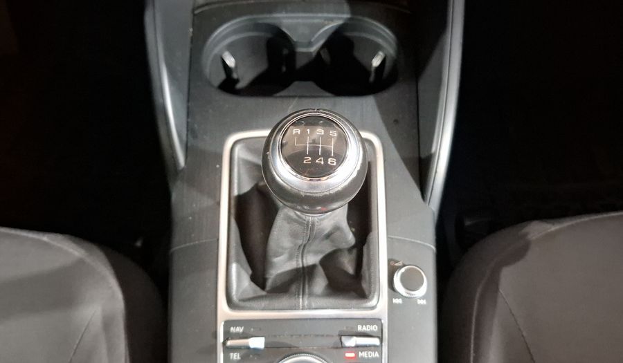 Audi A3 1.4 TFSI AMBIENTE MT Hatchback 2015