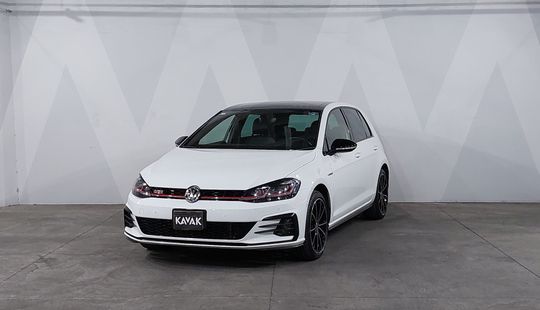 Volkswagen • Golf