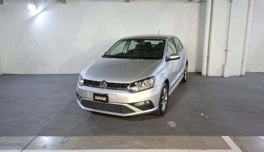 Volkswagen • Vento