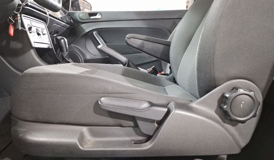 Volkswagen Beetle 2.5 TIPTRONIC Hatchback 2014